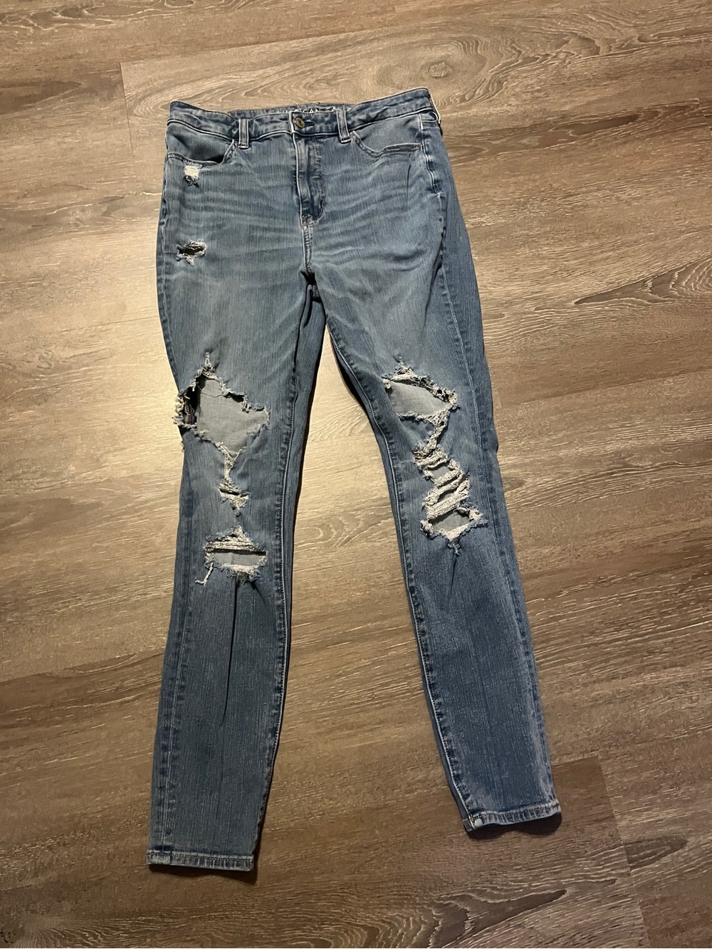 American Eagle Outfitters high rise jegging the dream fit size 10 distressed